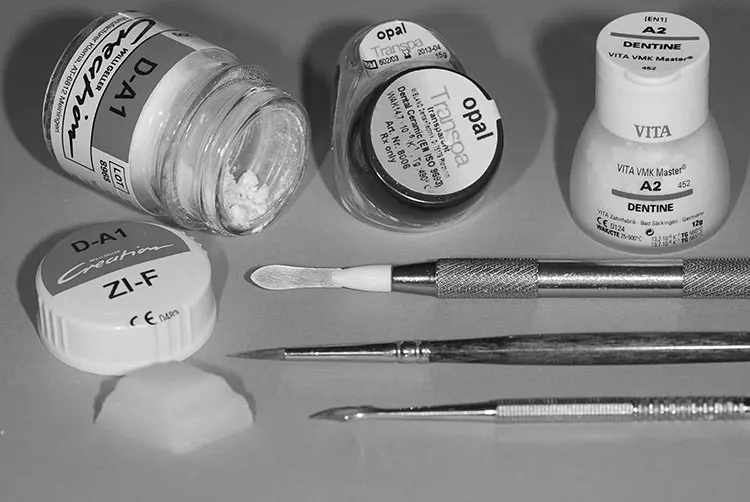 Materiali e strumenti del laboratorio odontotecnico